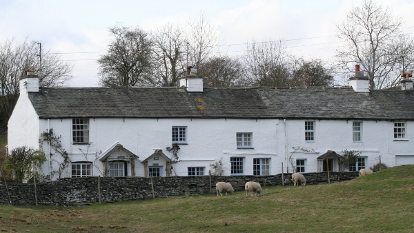 Farm cottages and employees: What rights do they have on a sale?